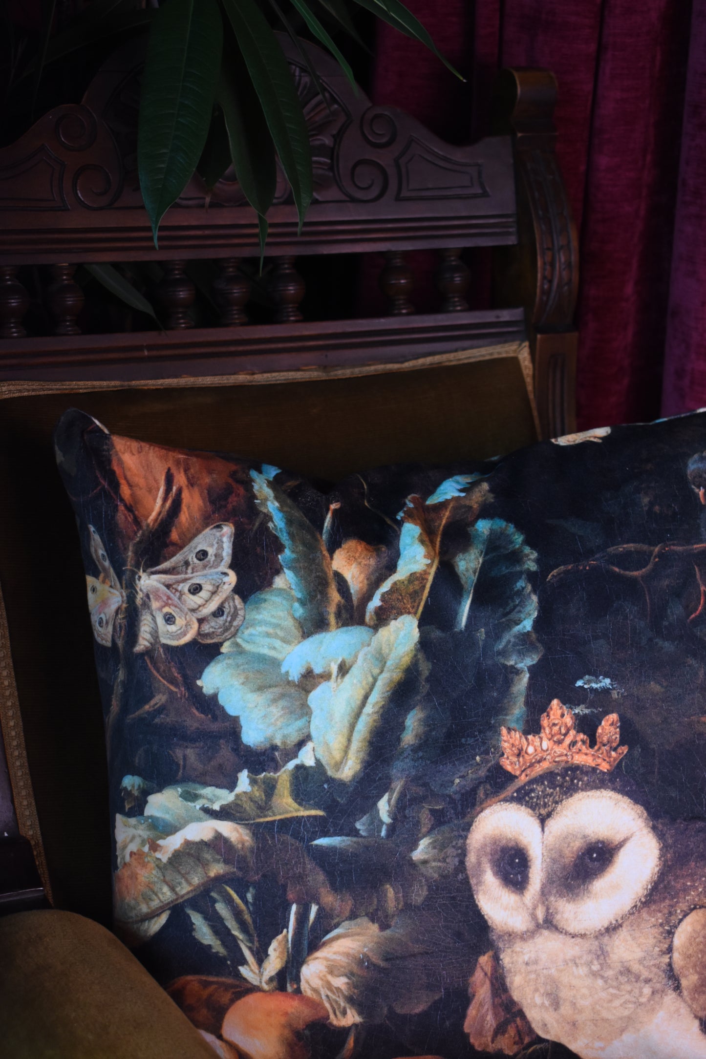 King of the Woods - Velvet Classical Cushion