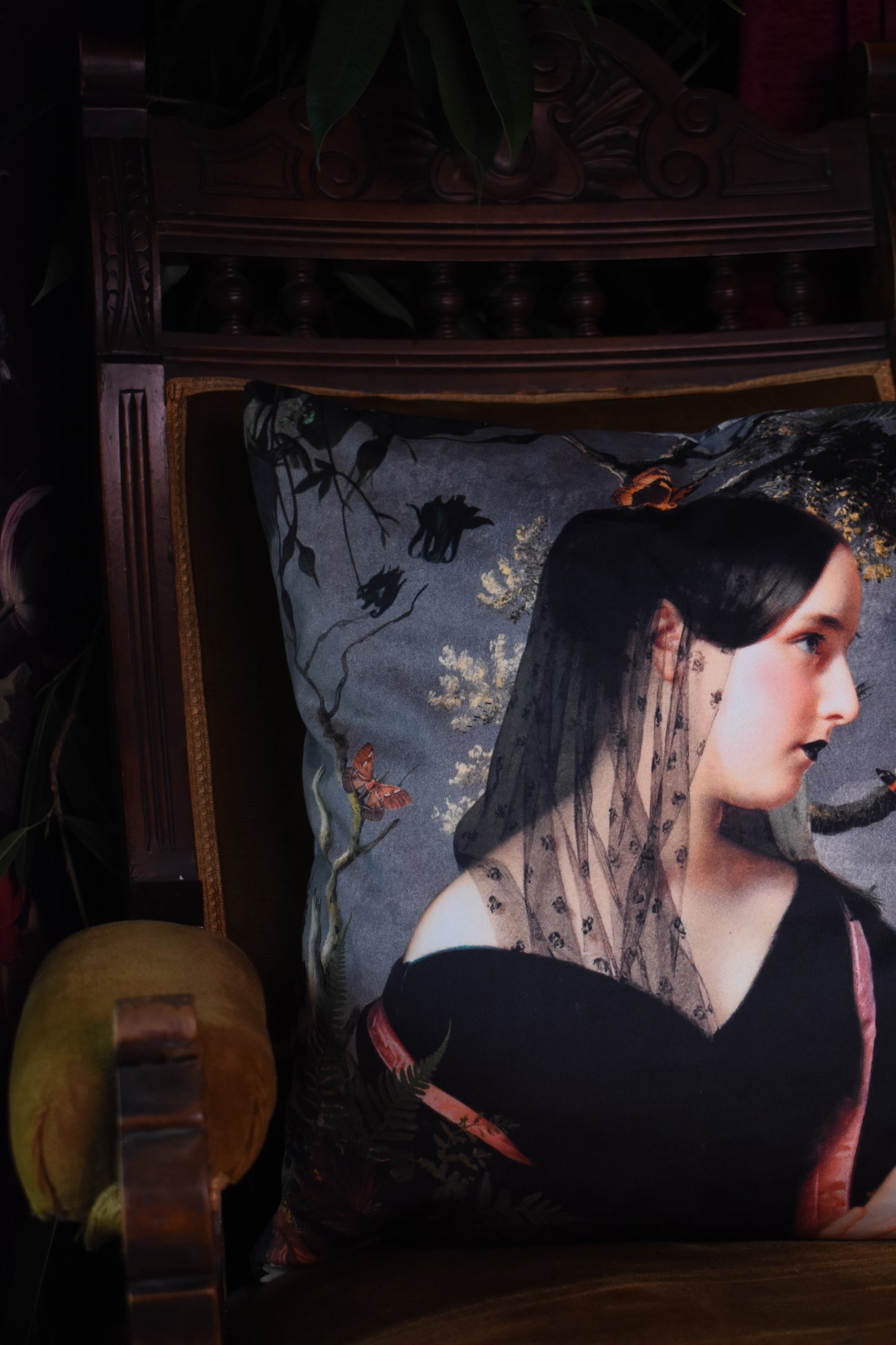 Matilde - Velvet Classical Cushion