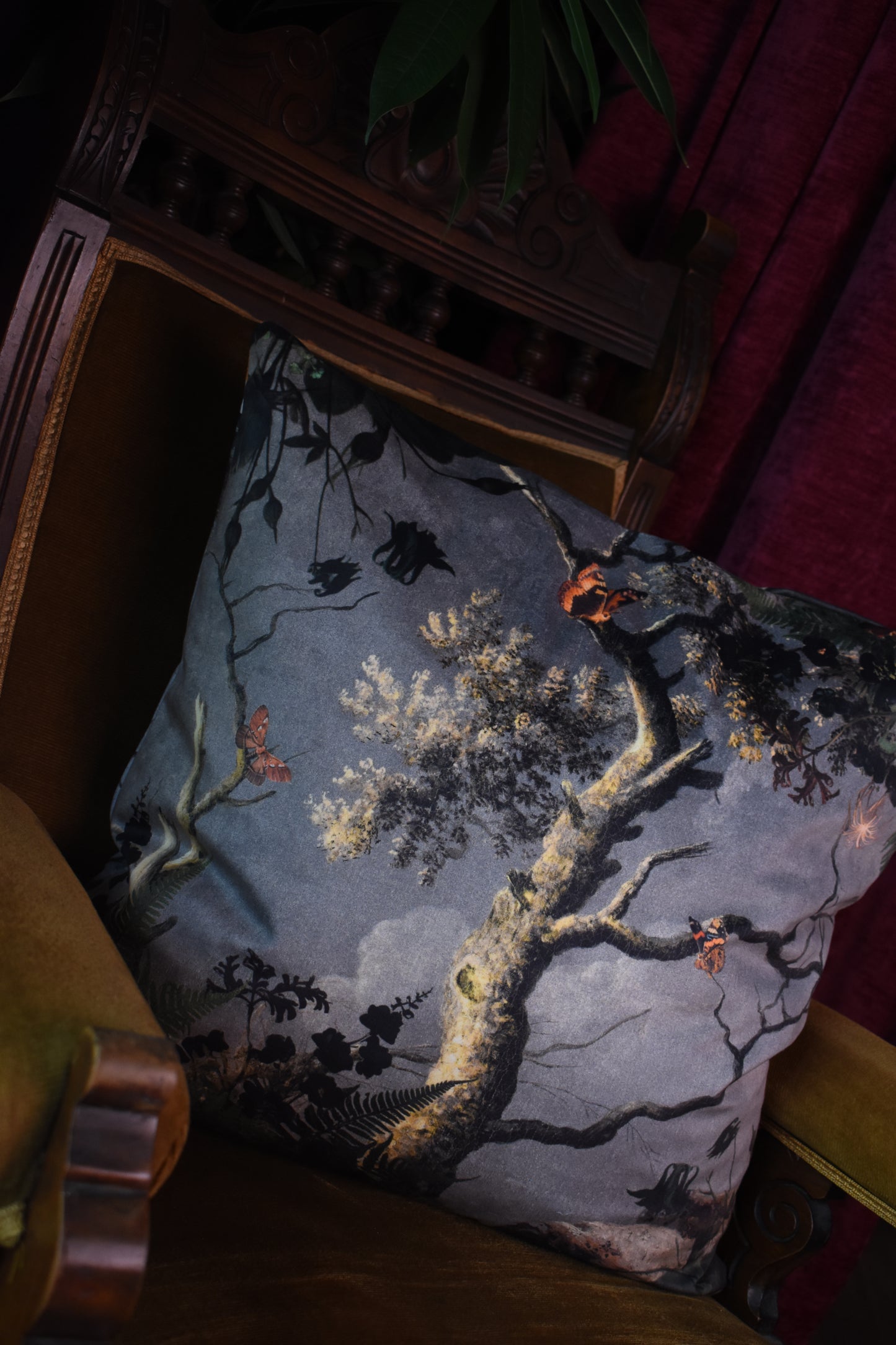 Matilde - Velvet Classical Cushion