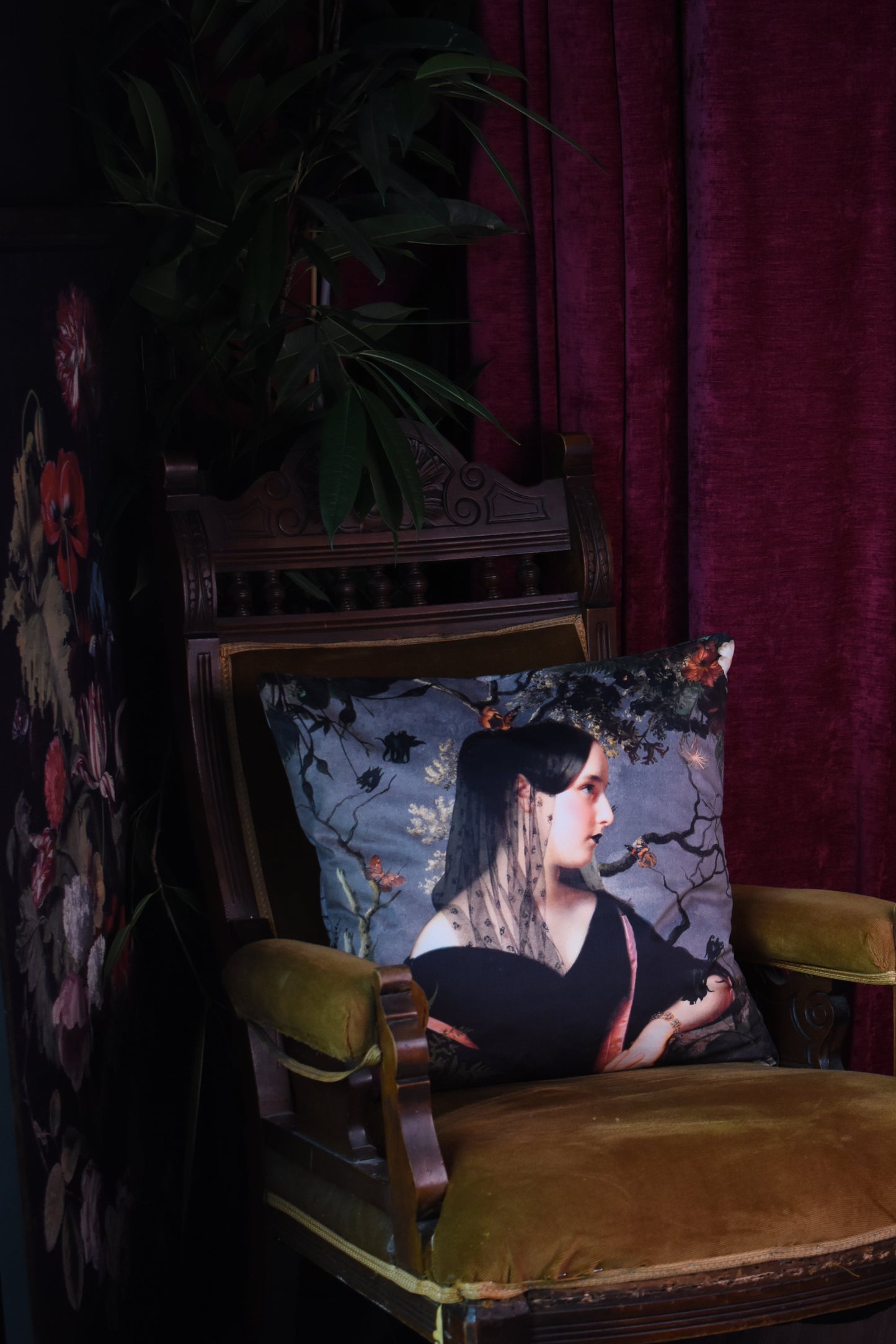 Matilde - Velvet Classical Cushion