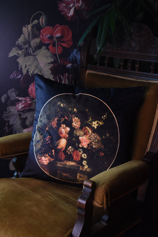 Lone Leopard - Velvet Classical Cushion