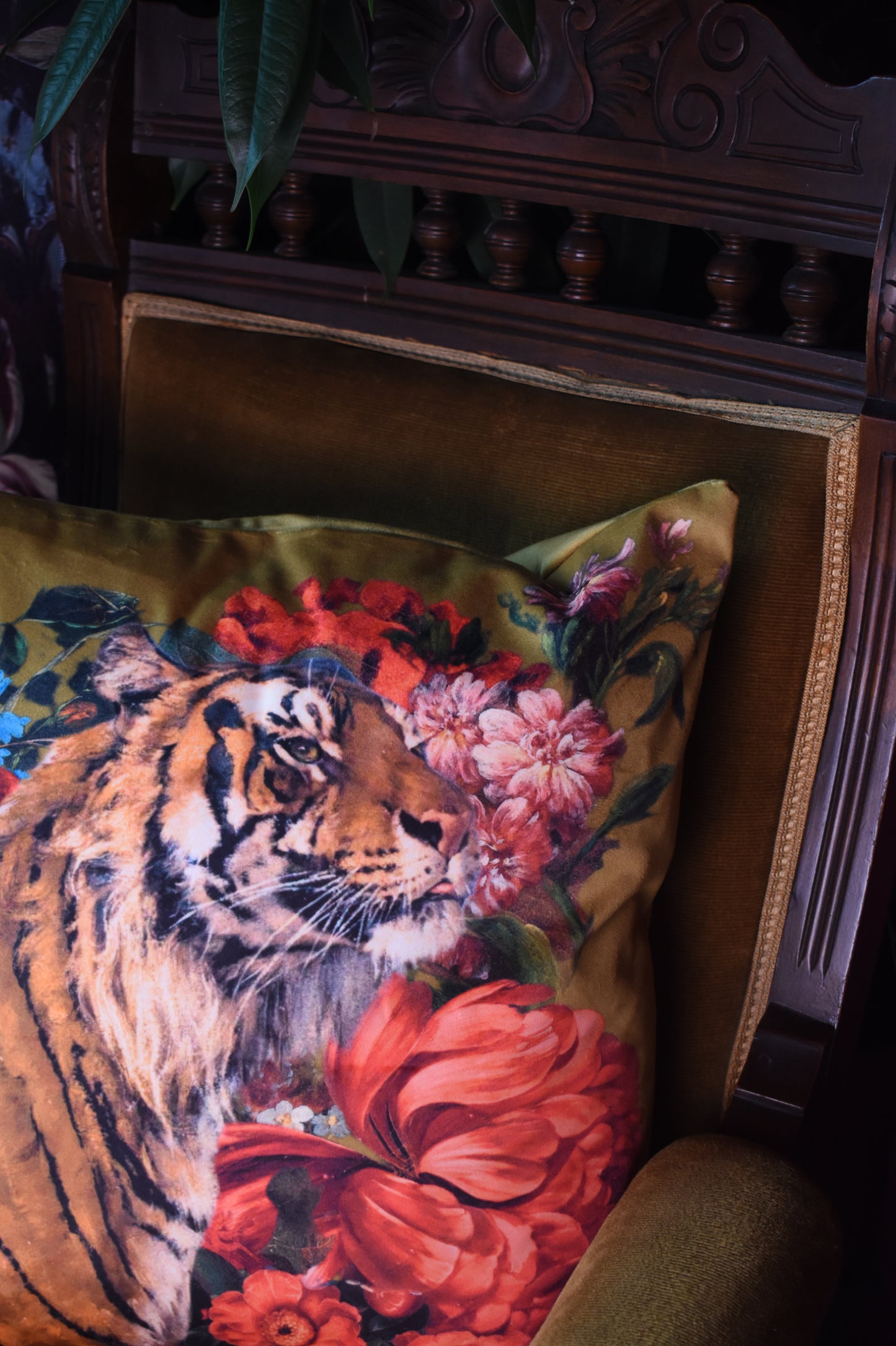 Floria - Velvet Classical Cushion