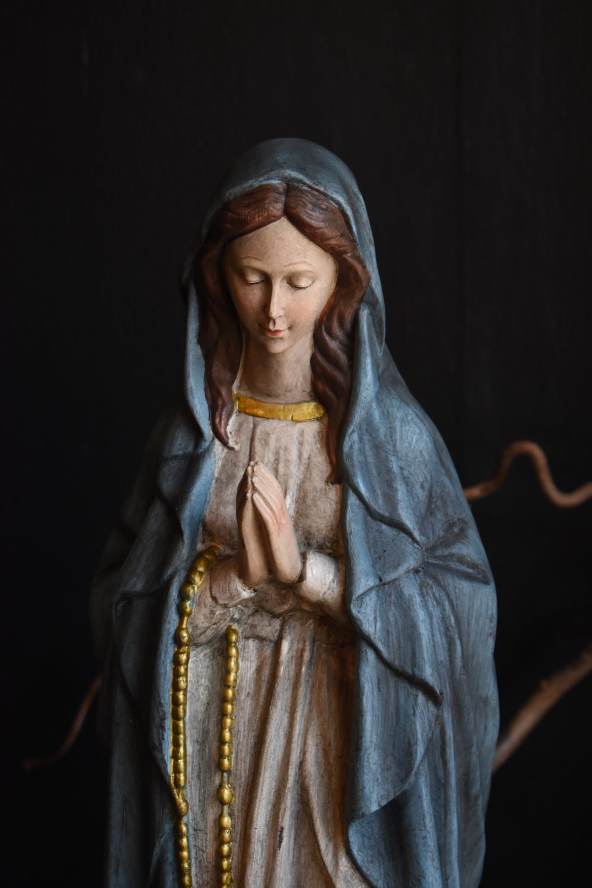 Praying Maria Statue