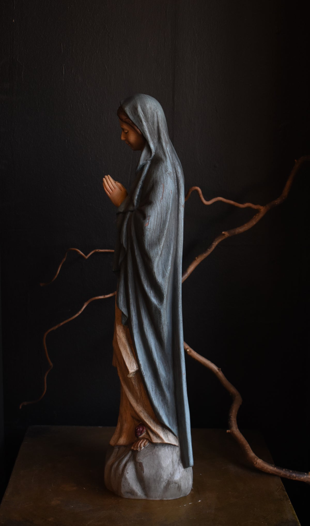 Praying Maria Statue