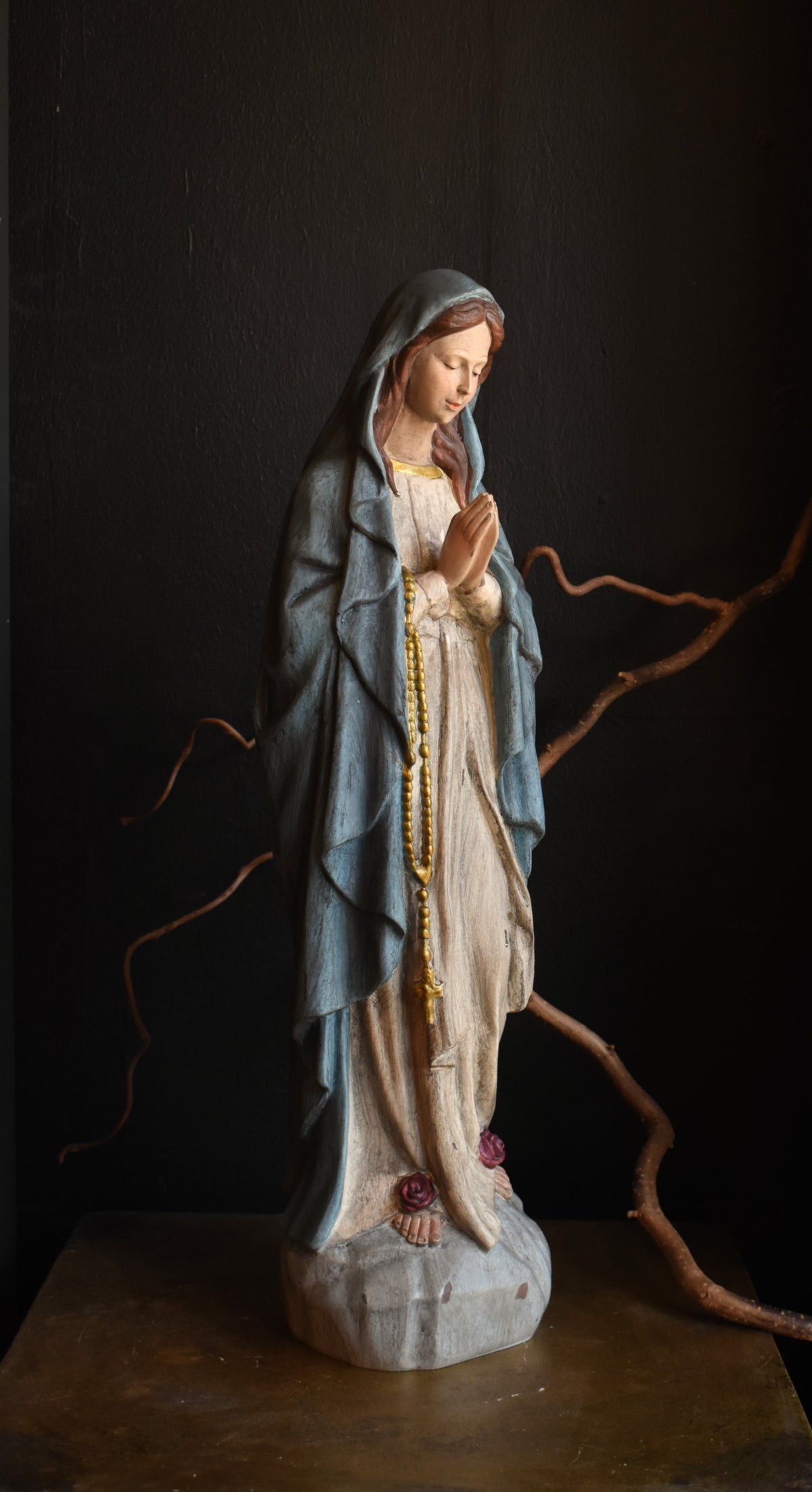 Praying Maria Statue