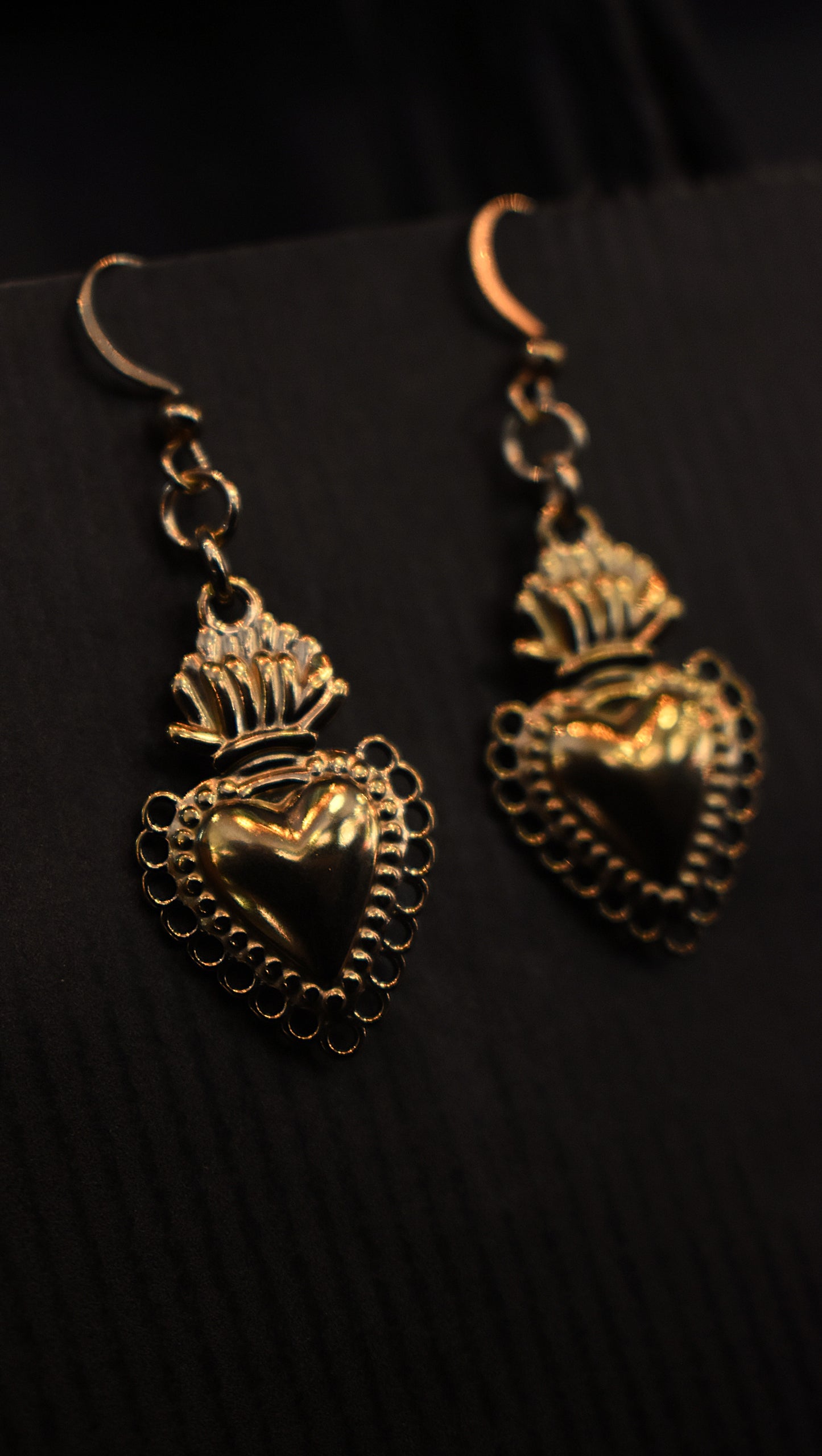 Divina Heart Earrings ~ Gold