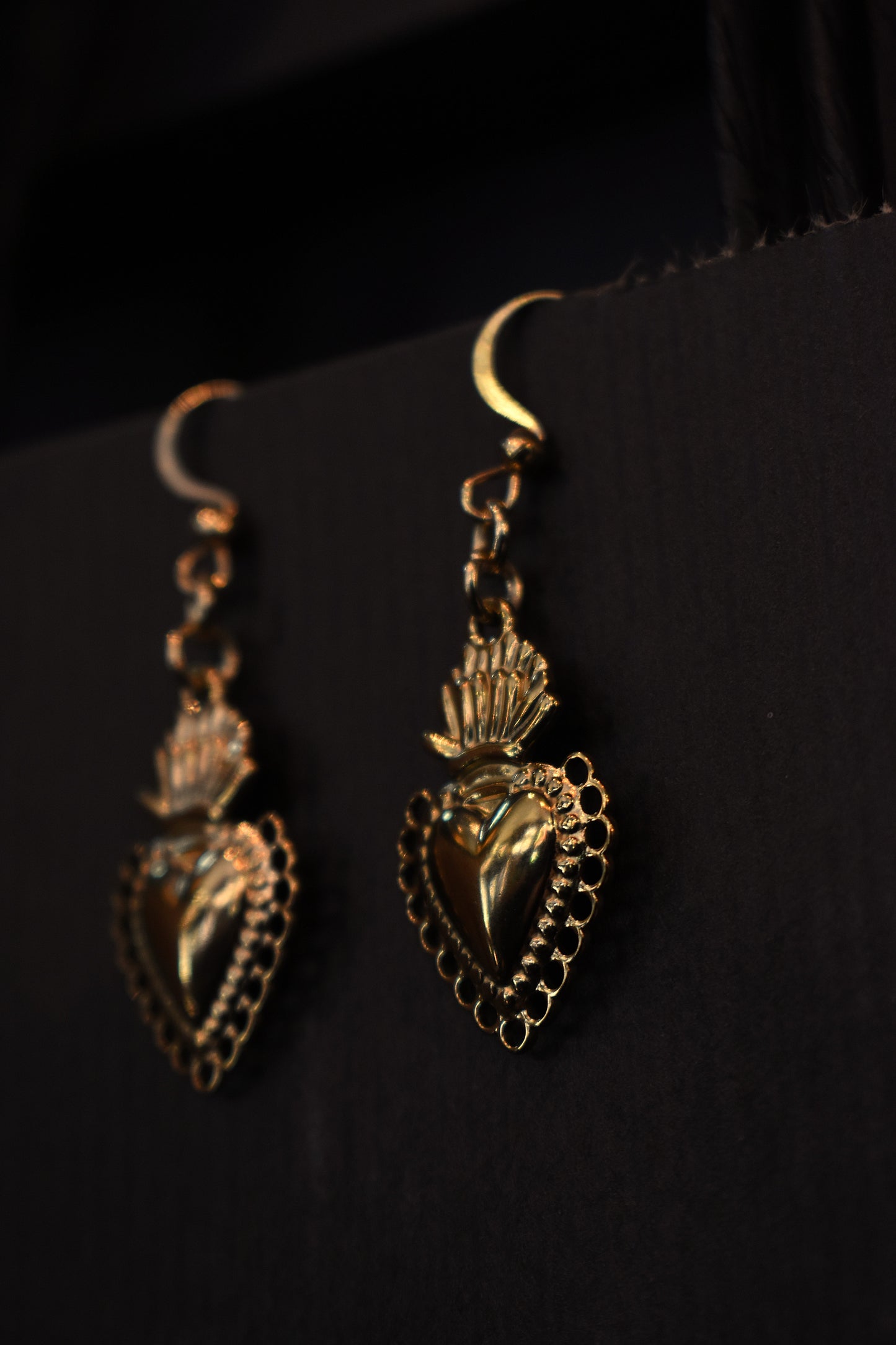 Divina Heart Earrings ~ Gold