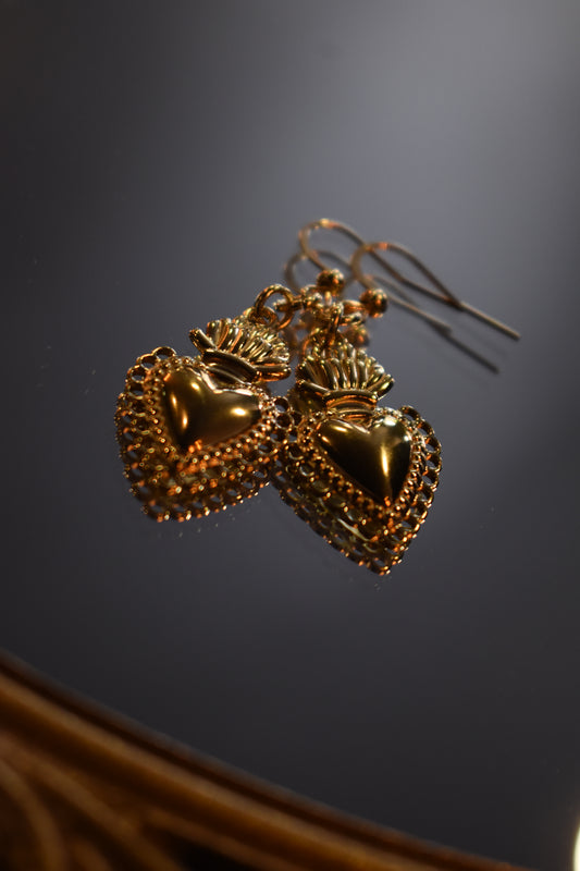 Divina Heart Earrings ~ Gold