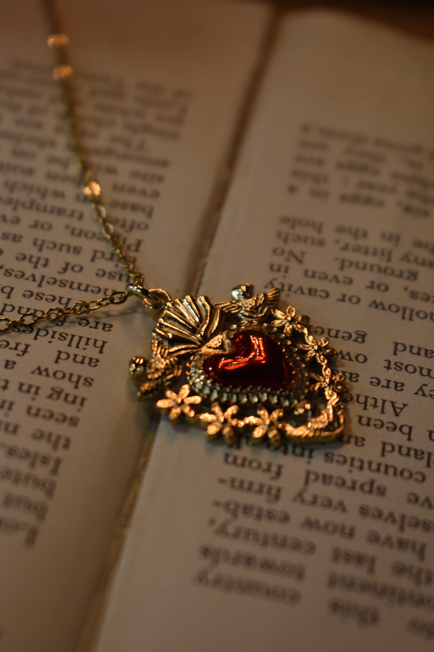 Scarlet Promise Necklace ~ Gold