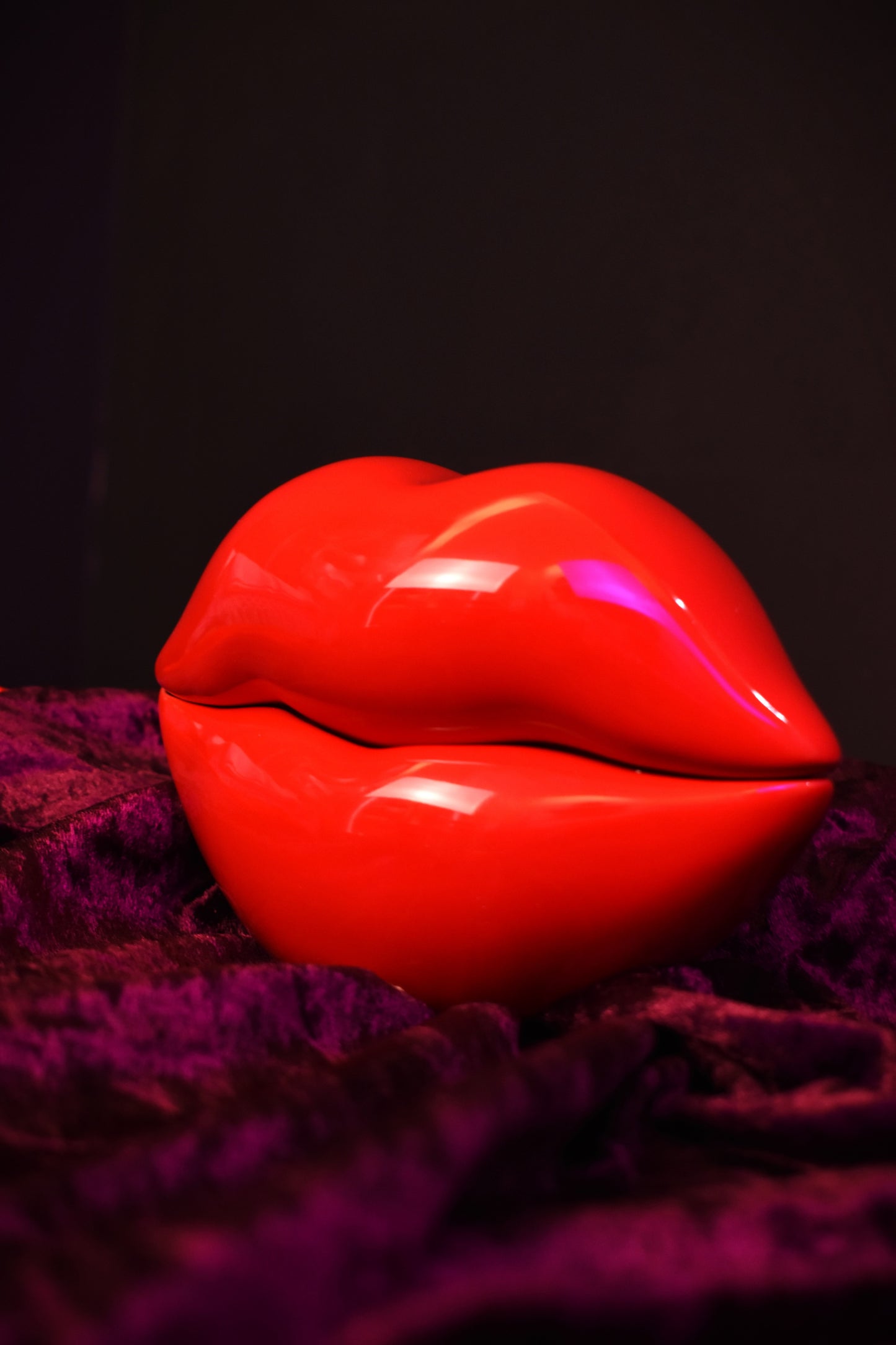 Red Lip Split Dish